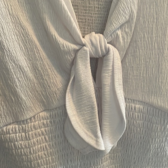 White bow top with elastic bottom - Picture 2 of 4